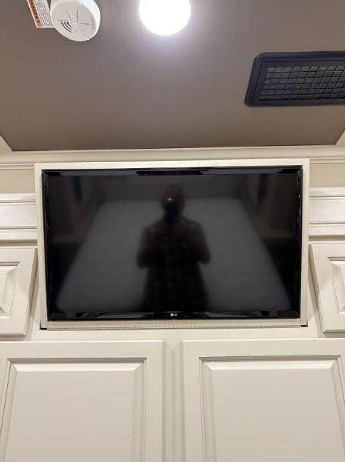 Used 2023 Luxe Elite 44FL Fifth Wheel