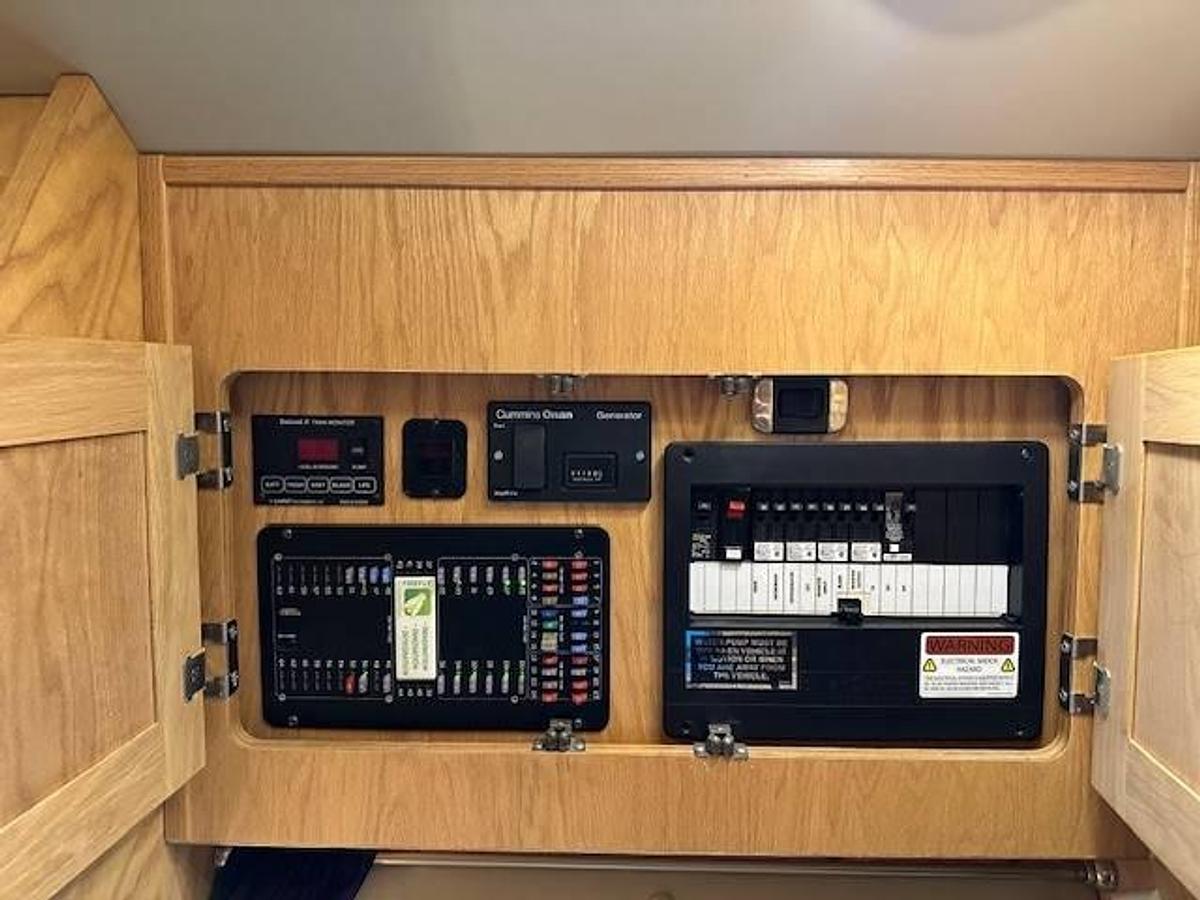 Used 2014 Born Free Royal Splendor