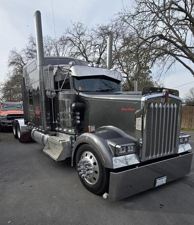Used 2020 Kenworth W900l