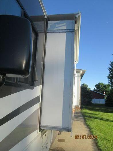 Used 2013 Winnebago Vista 30T