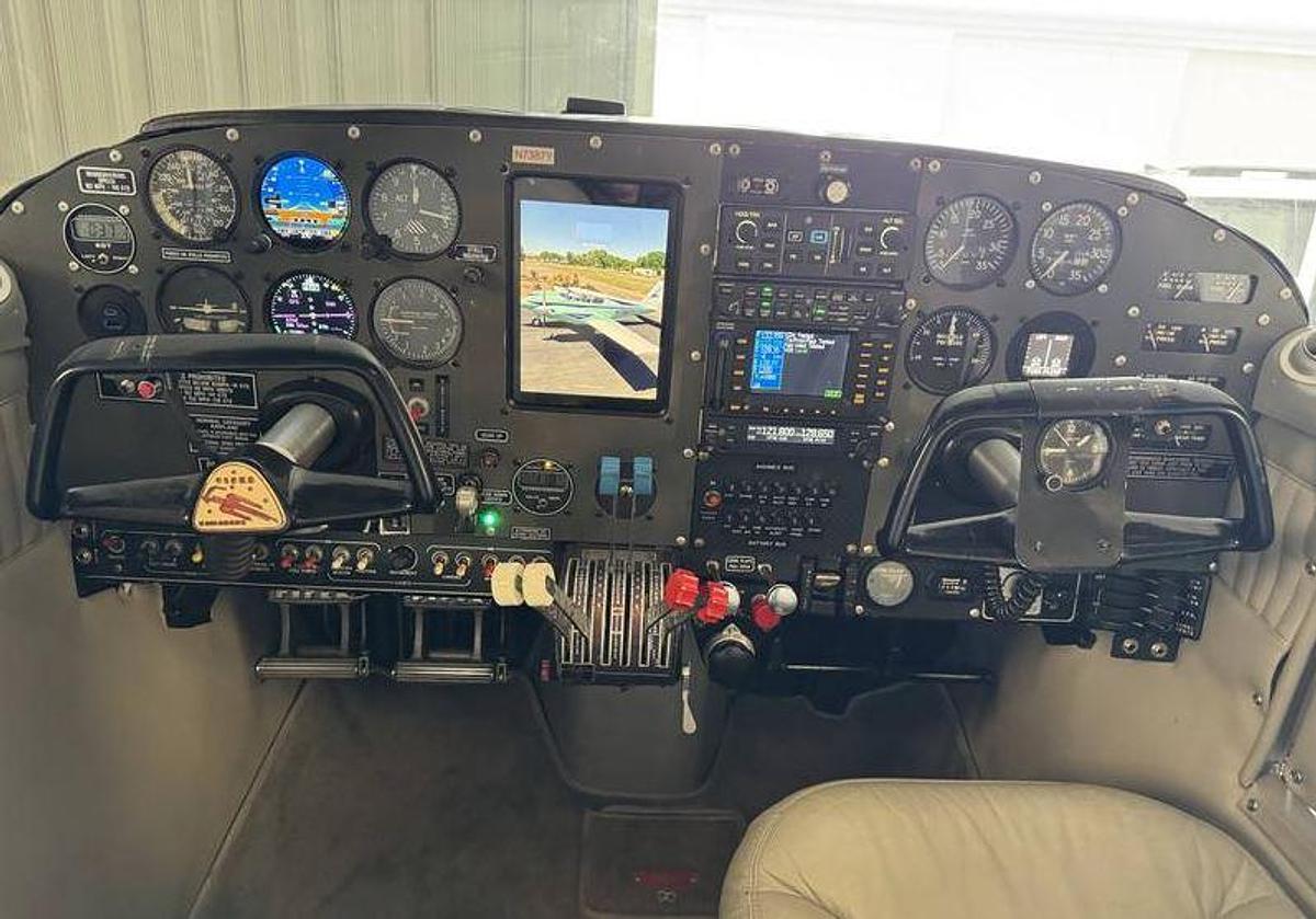 Used 1964 Piper Twin Comanche