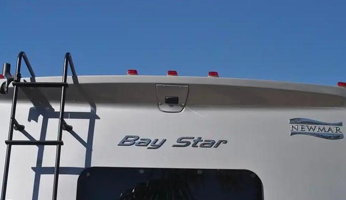 Used 2017 Newmar Bay Star 3401