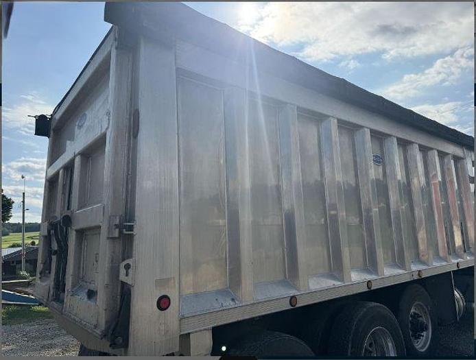 Used 2019 Peterbilt 389 Dump Truck