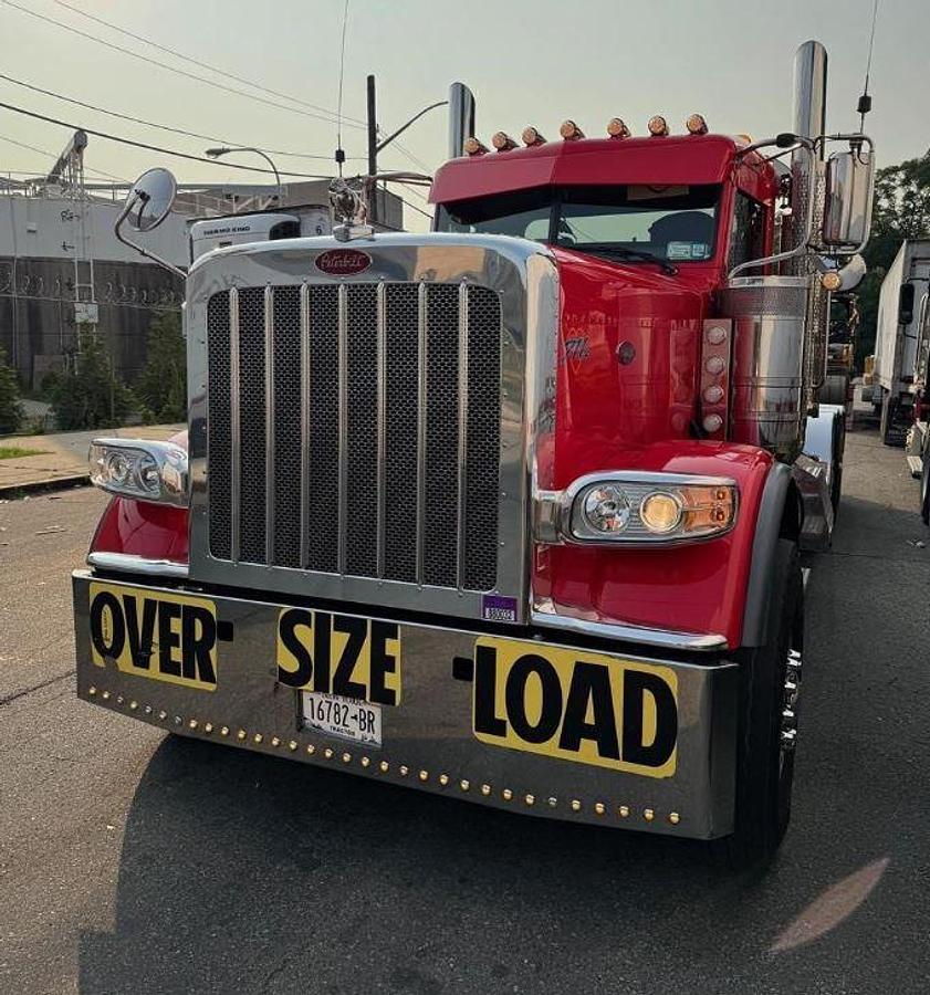 Used 2023 Peterbilt 389 Day Cab Semi Truck