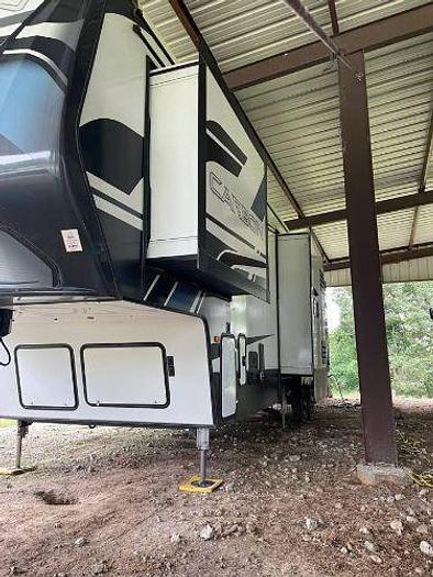 Used 2021 Keystone Carbon 348