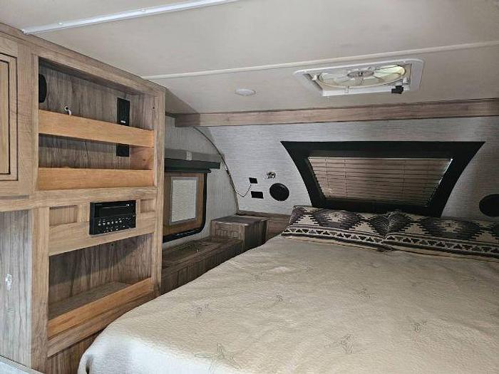 Used 2014 Ford Super Duty F-350 SRW & 2021 Palomino Camper