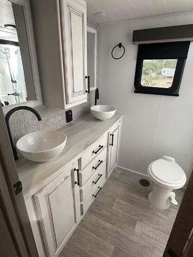 Used 2022 Keystone Montana 3781RL