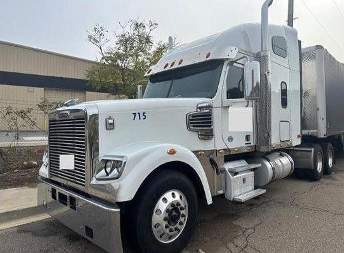 Used 2016 Freightliner CORONADO 132