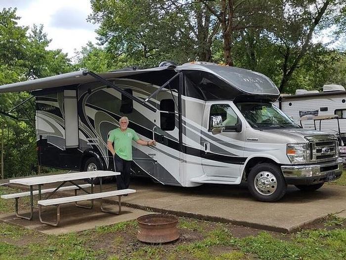 Used 2016 Itasca Cambria 27K