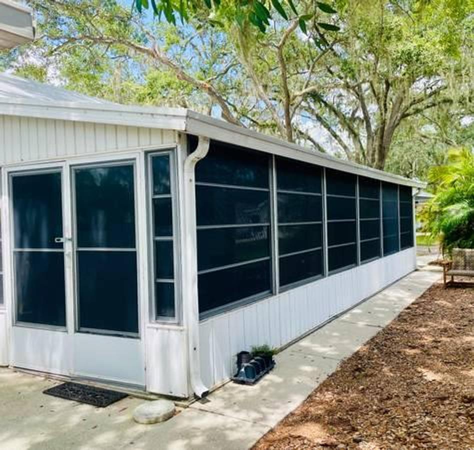 Used 1990 Chariot Park Model 12'W X 32'L