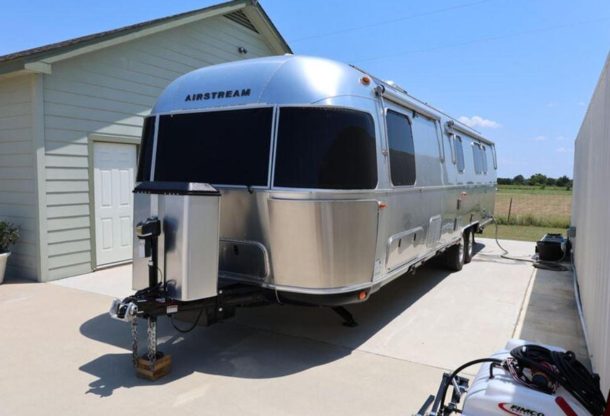 Used 2021 Airstream Classic 33FB Travel Trailer