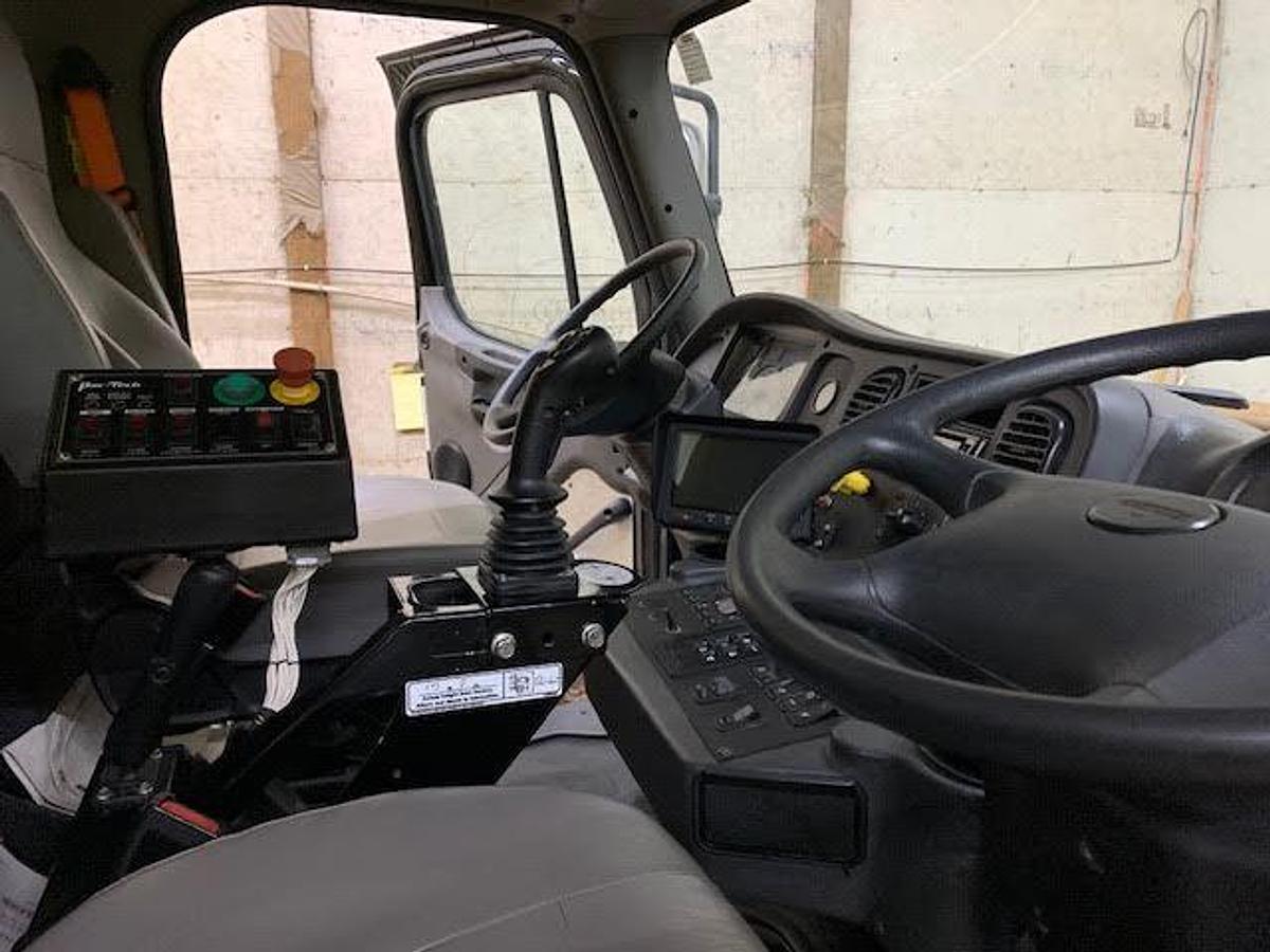 Used 2022 Freightliner M2