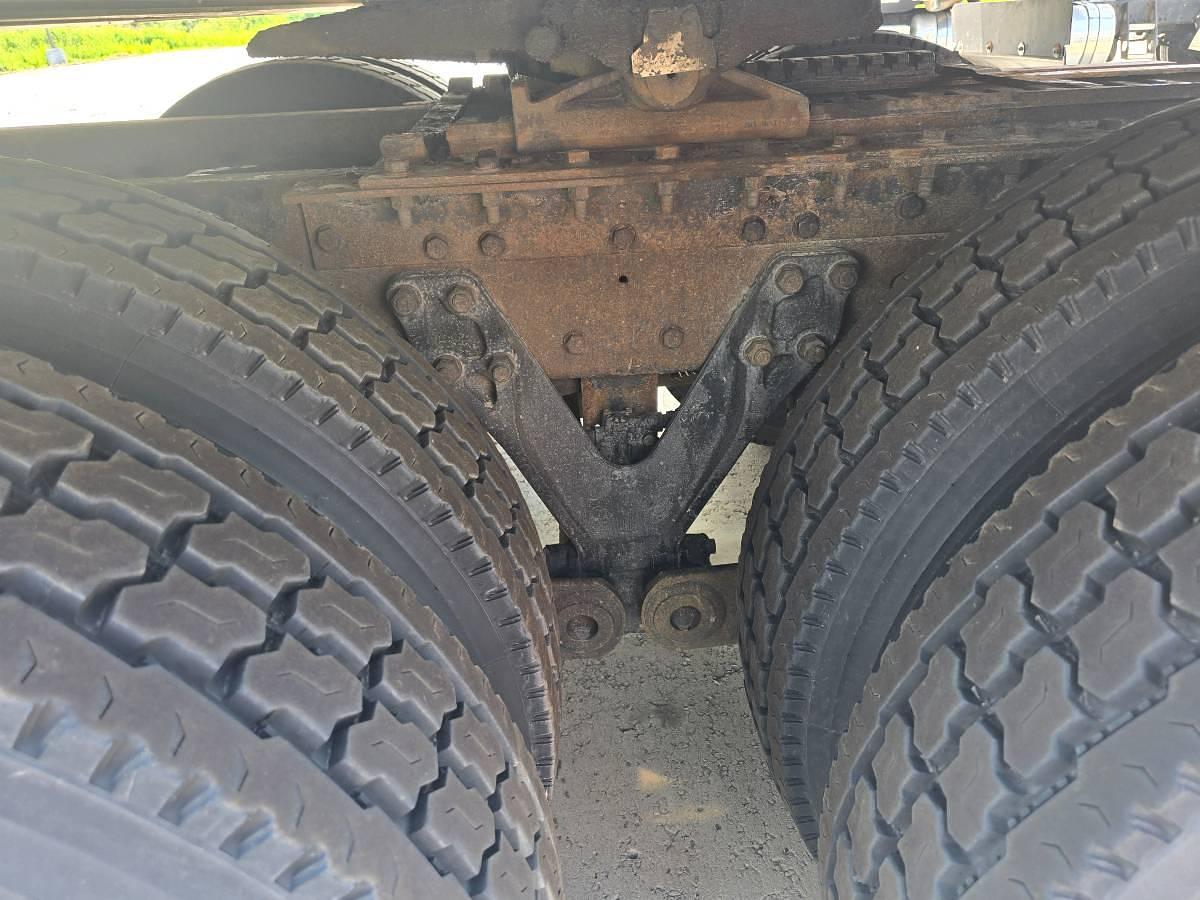 Used 2000 Kenworth W900 with 2015 53ft Utility Reefer Trailer