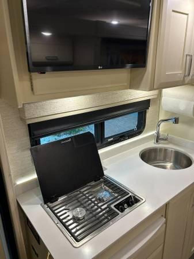 Used 2022 Tiffin Wayfarer 25RW