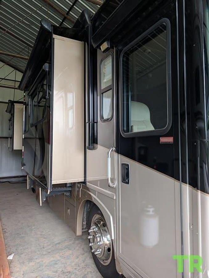 Used 2010 Itasca Meridian V Class 34Y