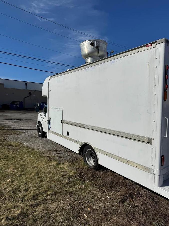 Used 2000 Chevrolet Express Food Truck