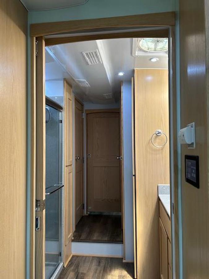 Used 2022 Space Craft V405 Fifth Wheel