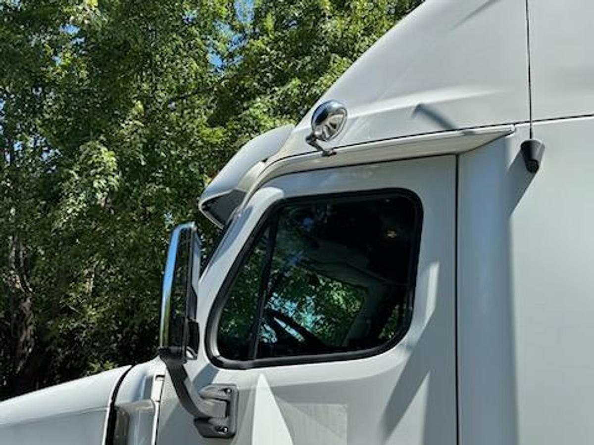 Used 2013 Freightliner Cascadia 125