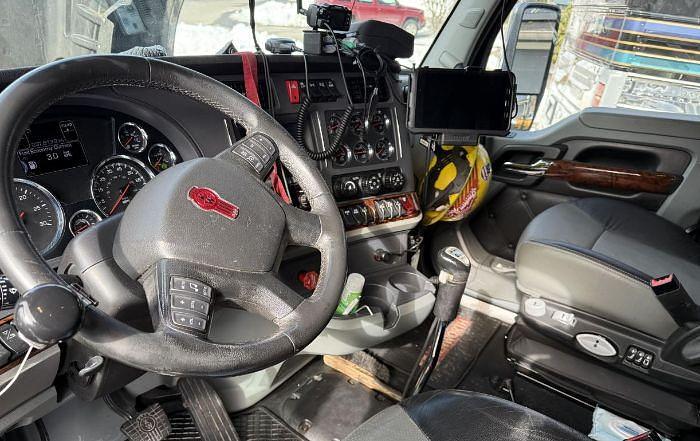 Used 2022 KENWORTH T880