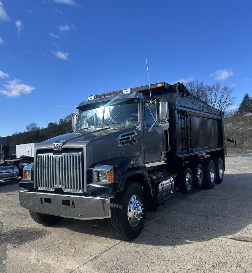 Used 2018 WESTERN STAR 4700 QUAD-AXLE DUMP TRUCK