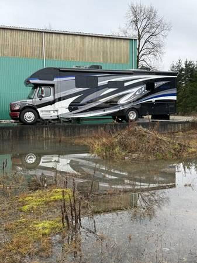 Used 2018 Jayco Seneca 37K