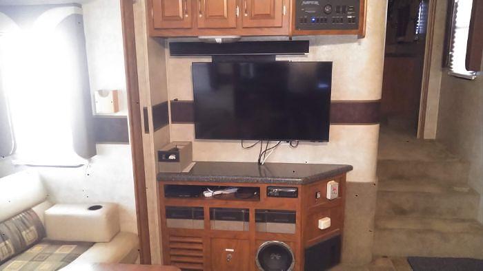 Used 2011 Keystone Raptor 400RBG