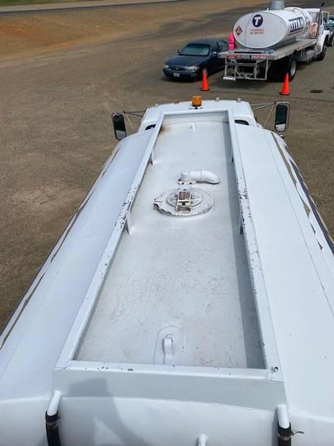 Used 1987 Ford F700 Jet A Fuel Truck