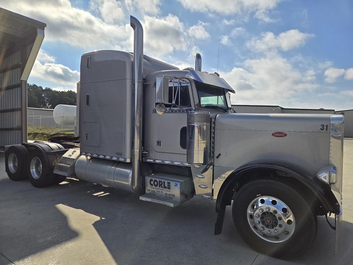 Used 1995 Peterbilt 379 Sleeper Semi Truck