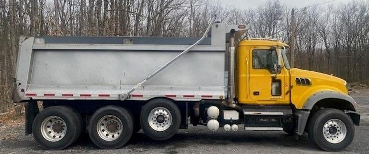 Used 2018 Mack Granite GU713