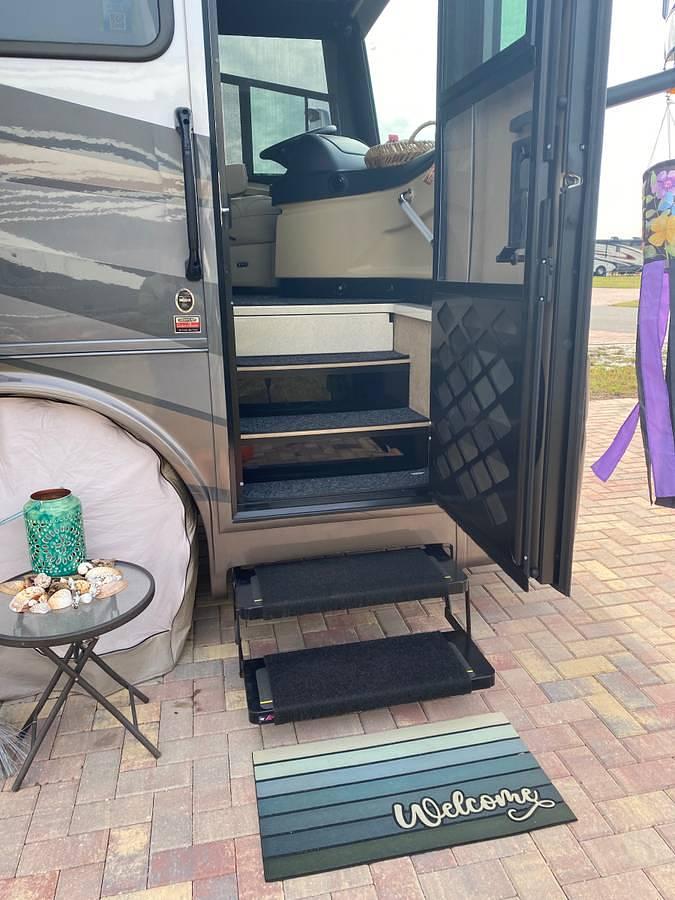 Used 2022 Tiffin Allegro Red 360BA