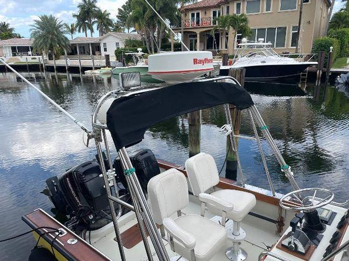 Used 1983 Boston Whaler 22 Outrage