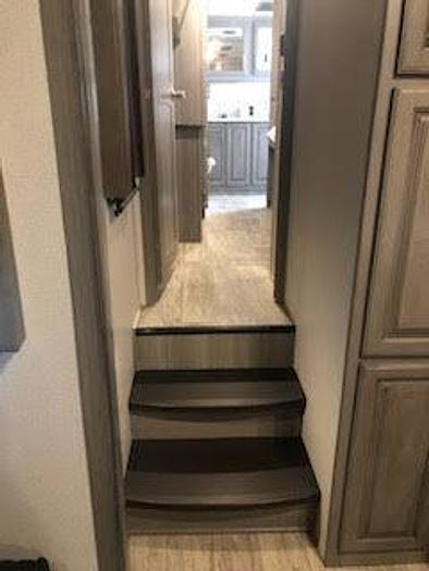 Used 2021 Keystone Montana 3760FL