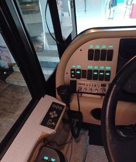 Used 2004 American Coach American Tradition 40J