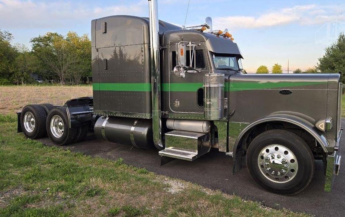 Used 2002 PETERBILT 379