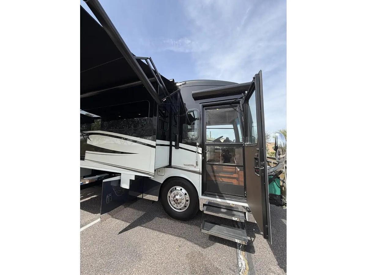 Used 2015 Winnebago Itasca Ellipse 42HD