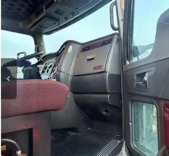 Used 2009 KENWORTH T800