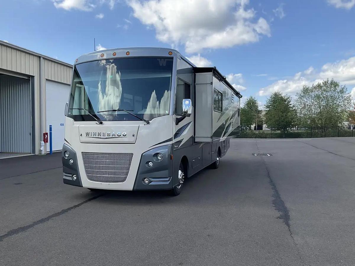 Used 2020 Winnebago Vista 29V