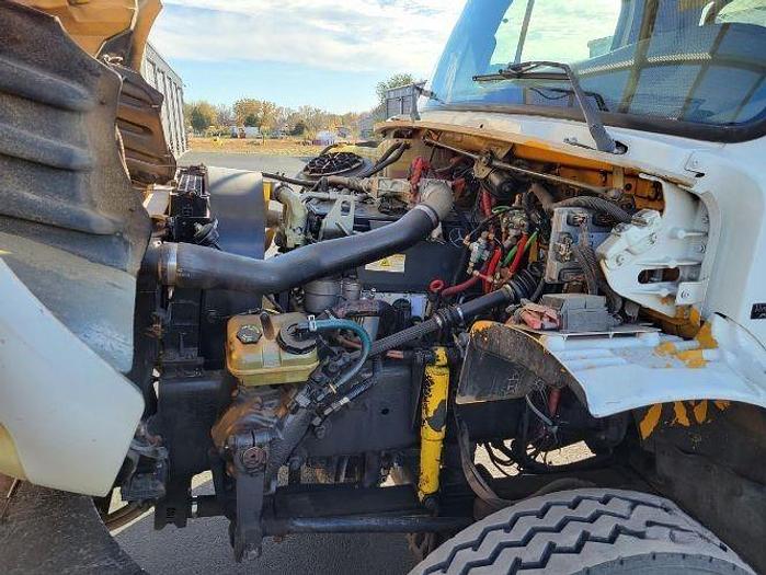 Used 2006 Freightliner BUSINESS CLASS M2 106