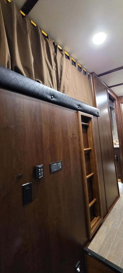 Used 2020 Jayco Pinnacle 37MDQS