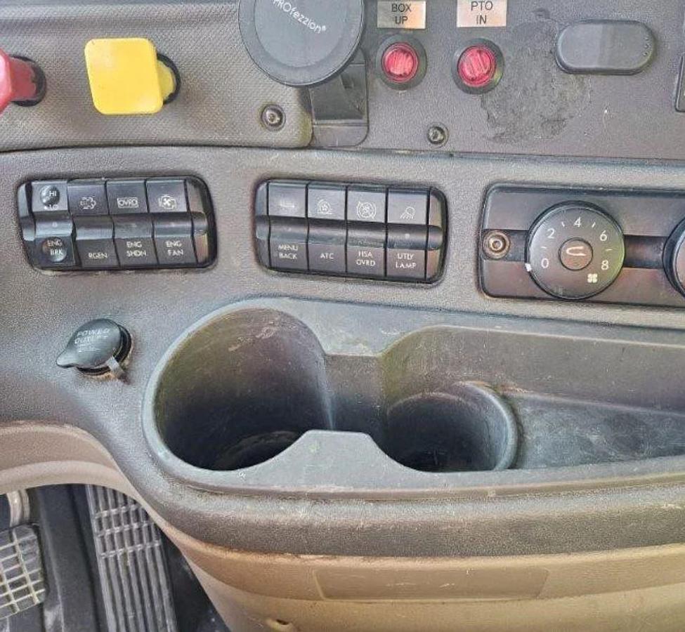 Used 2017 Freightliner Cascadia 125