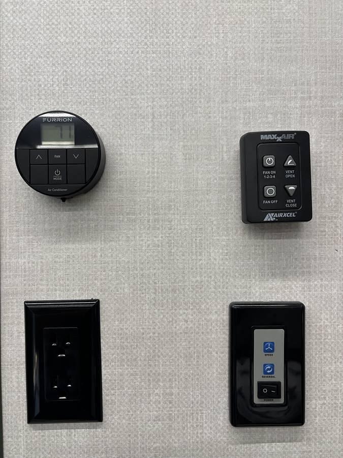 Used 2025 Forest River RSV3 Suite