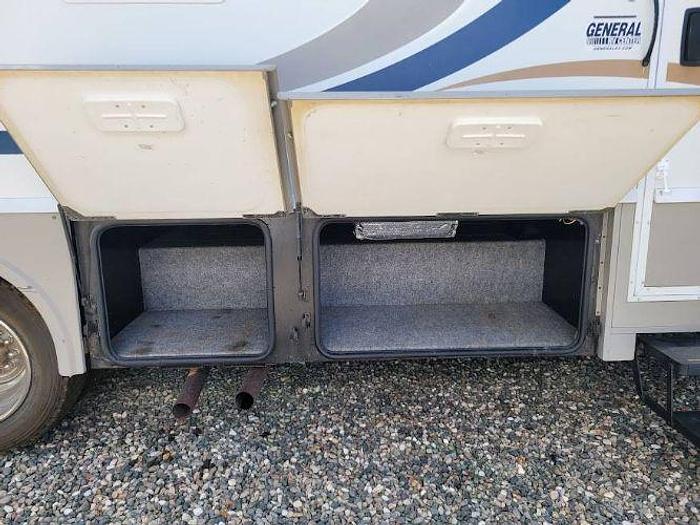 Used 2004 Winnebago SIGHTSEER