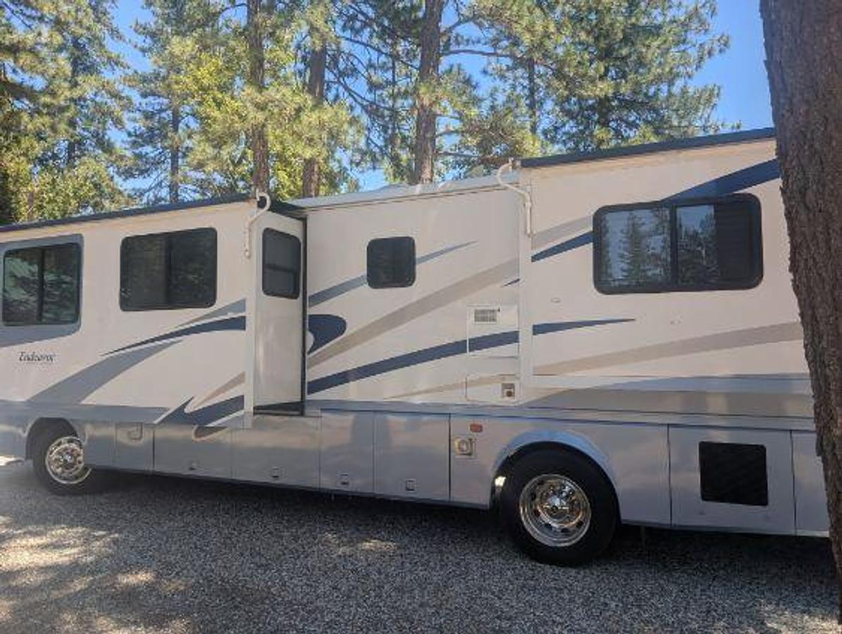 Used 2002 Holiday Rambler Endeavor 38PST