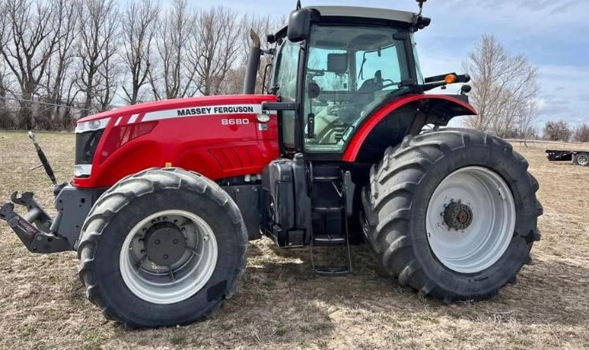 Used 2011 Massey Ferguson 8680