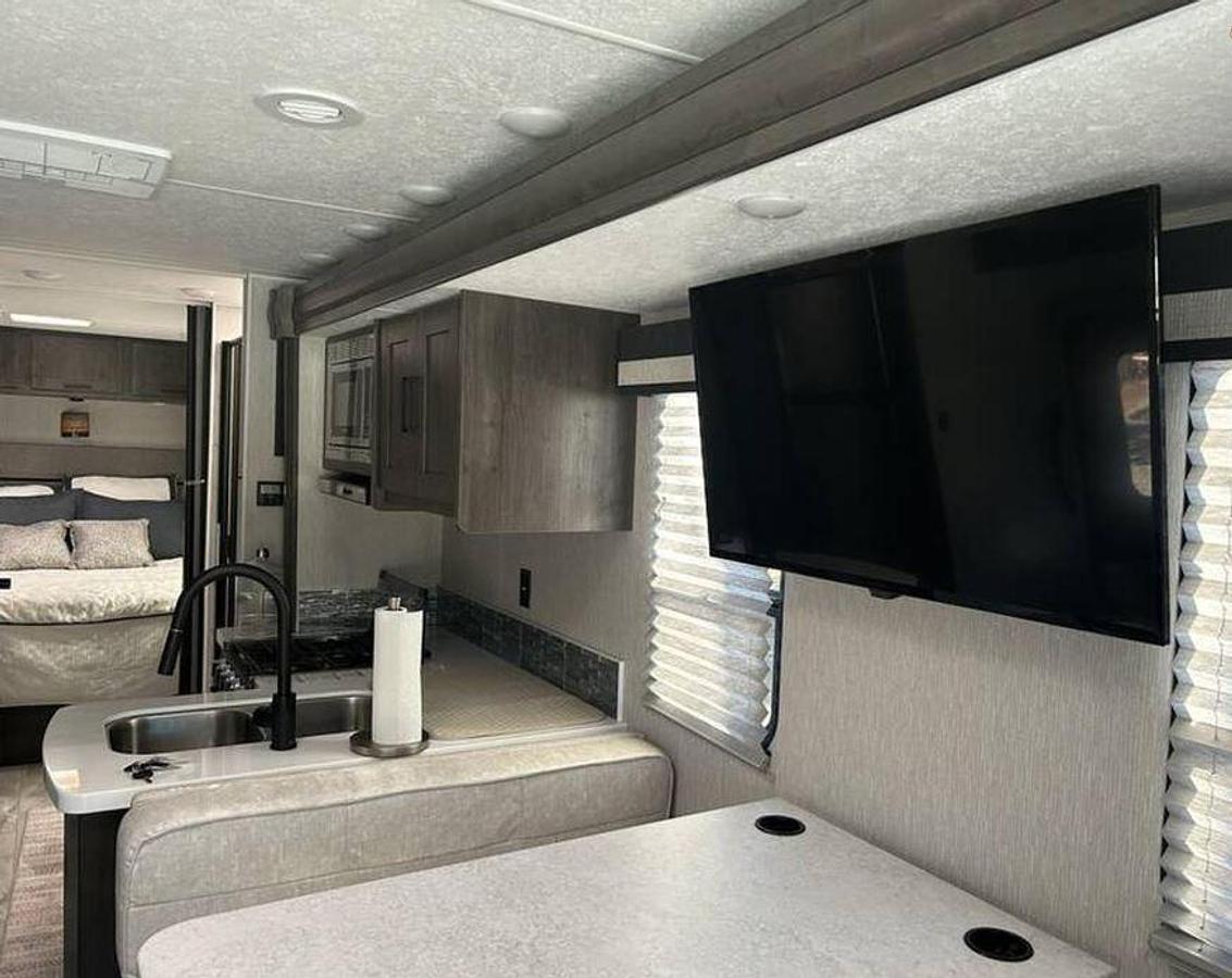 Used 2023 Coachmen Pursuit 29XPS