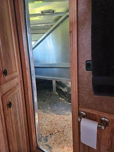 Used 2009 Exiss Sport 2 Horse Trailer with Living Quarters