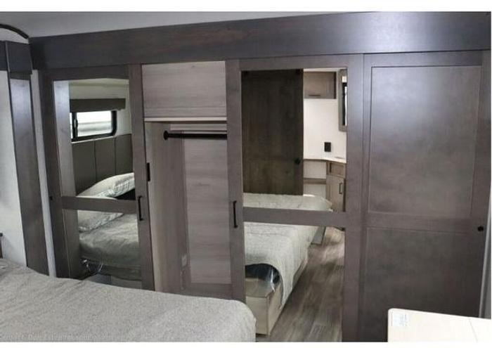 Used 2022 Alliance RV Valor 40V13