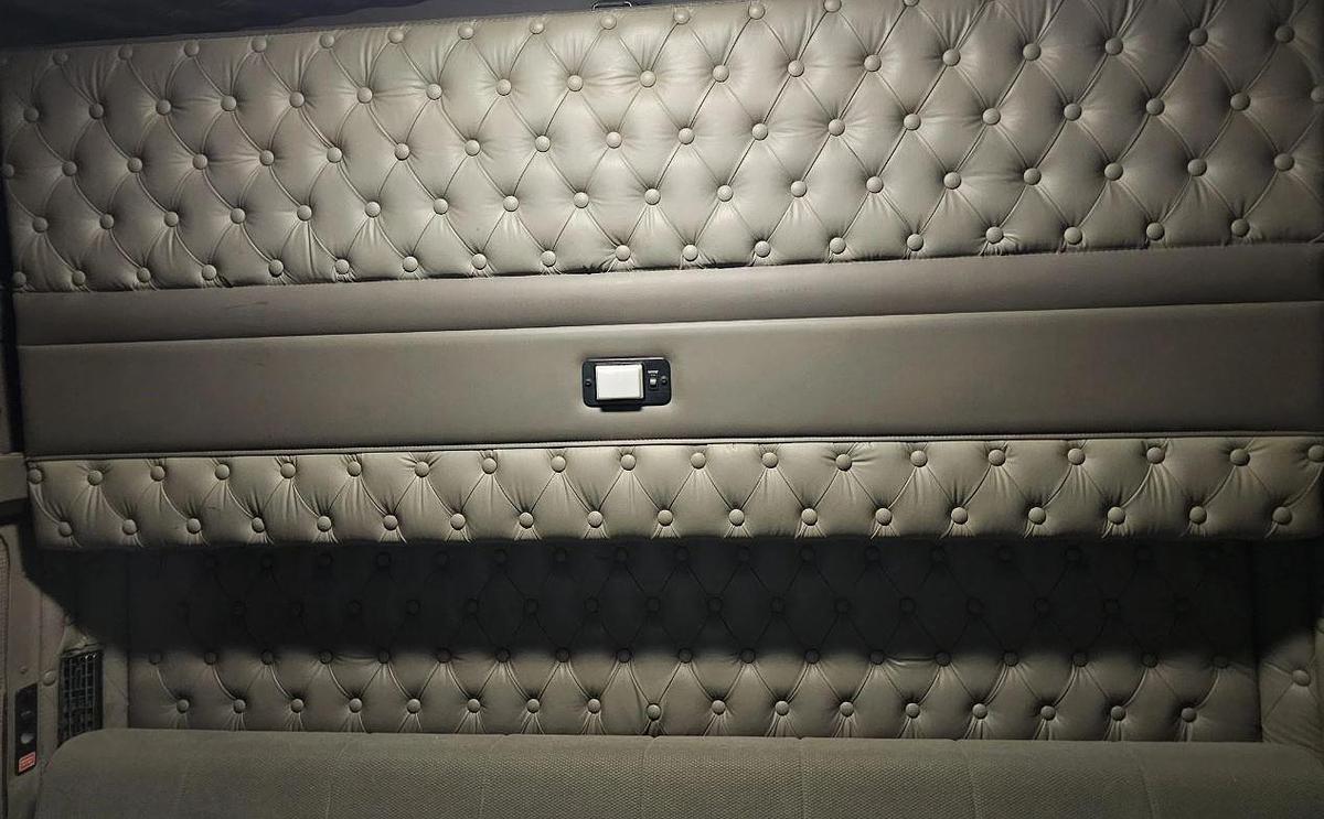 Used 2007 Kenworth W900L