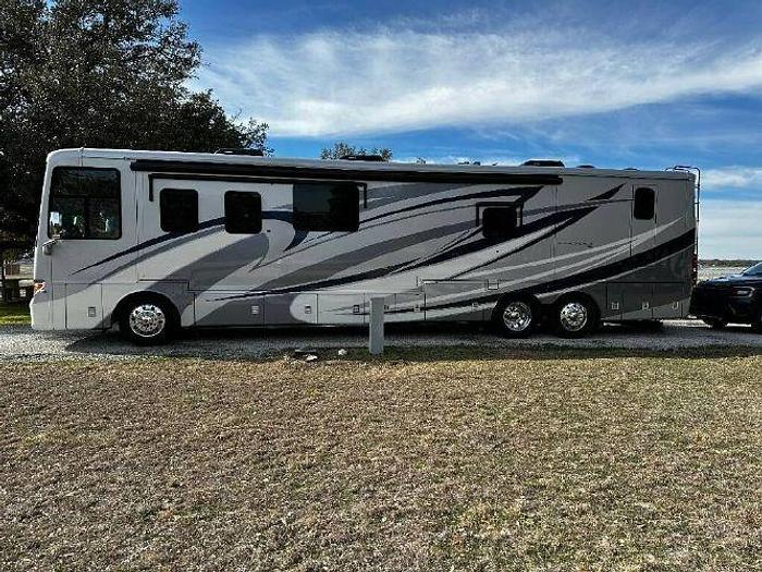 Used 2019 Newmar Ventana 4369