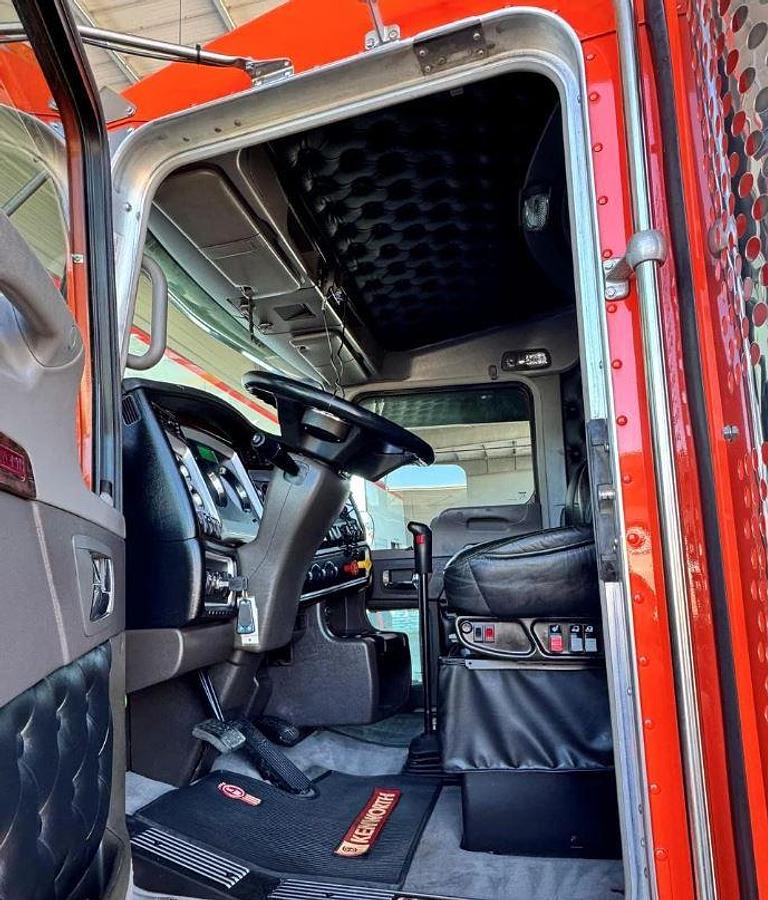 Used 2023 Kenworth W900L Sleeper Semi Truck
